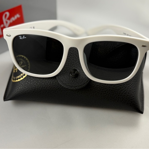Ray-Ban Wayfarer White Sunglasses RB4260 - Picture 4 of 6